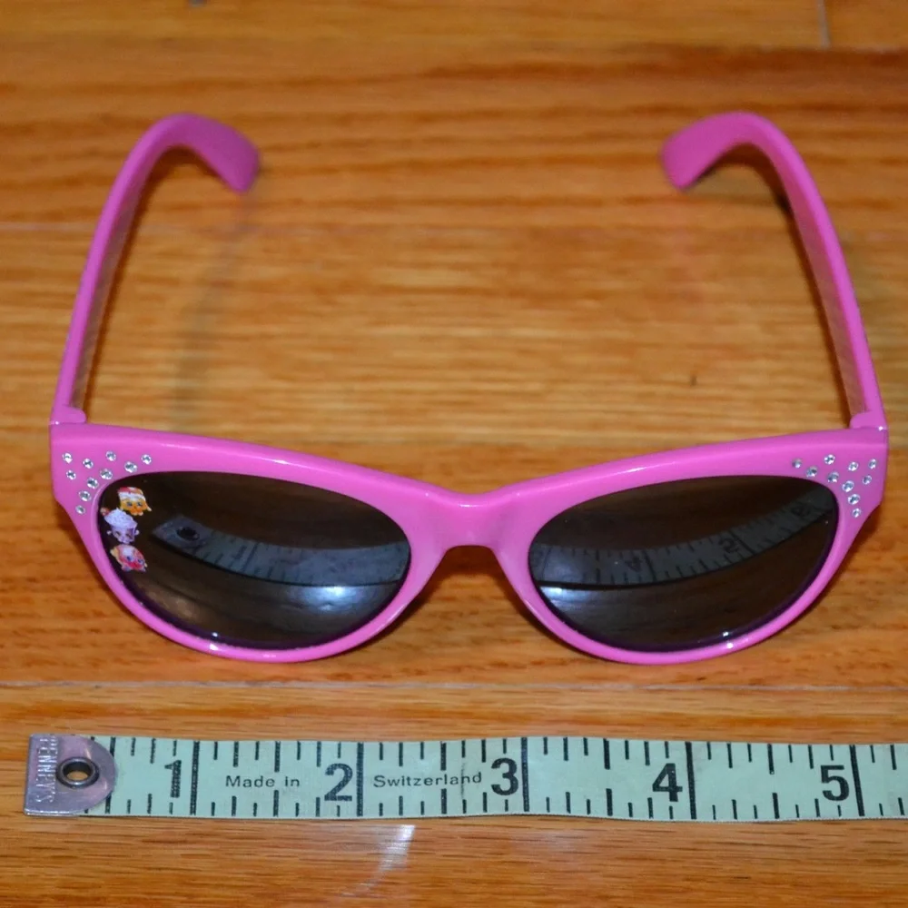 Youth girls Shopkins sunglasses and carrying case